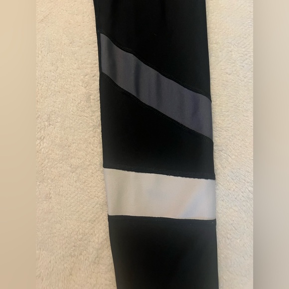 New Reebok n Under Armour Black Leggings Med - Picture 8 of 10